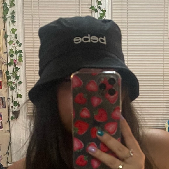 BEBE bucket hat 🖤 - Picture 3 of 3